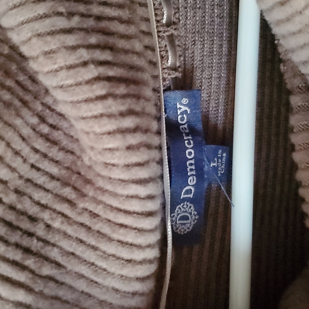 Sweater - Picture 3 of 4